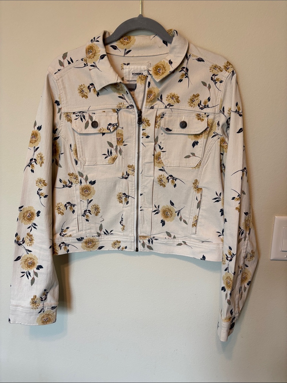 Sonoma Cream Floral Zip-Front Jacket with Mustard floral print . Size  Medium